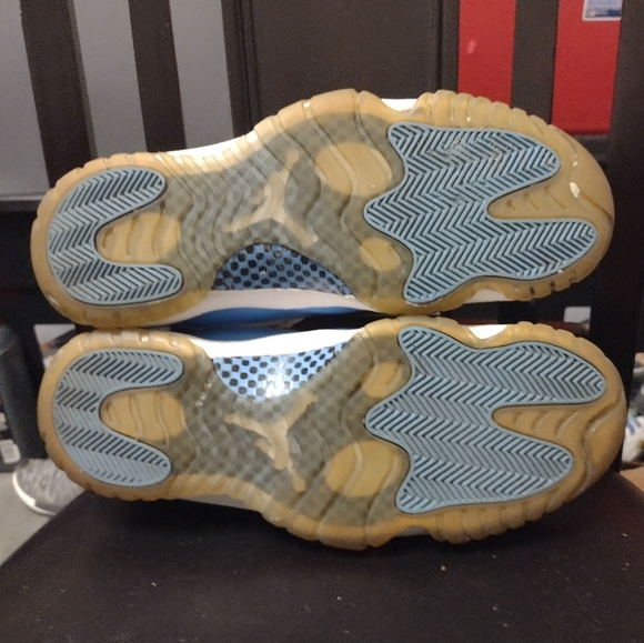 Jordan 11 Low UNC - Picture 6 of 6
